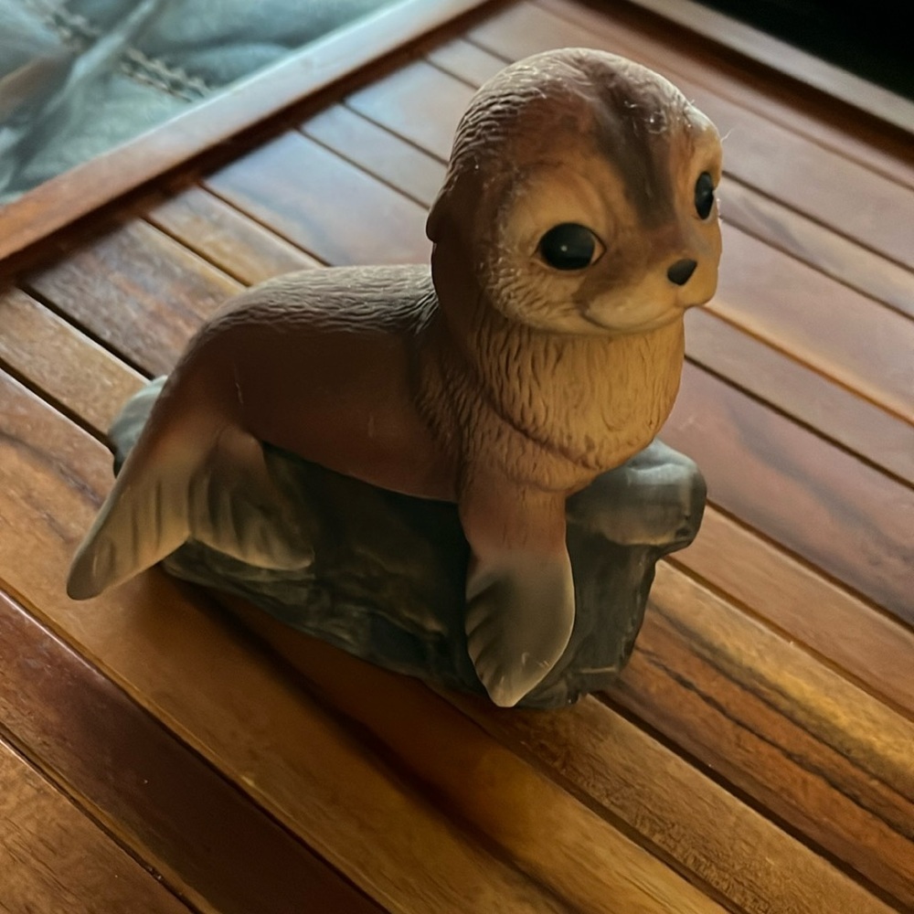 Vintage masterpiece by Homco home interior porcelain sea lion​